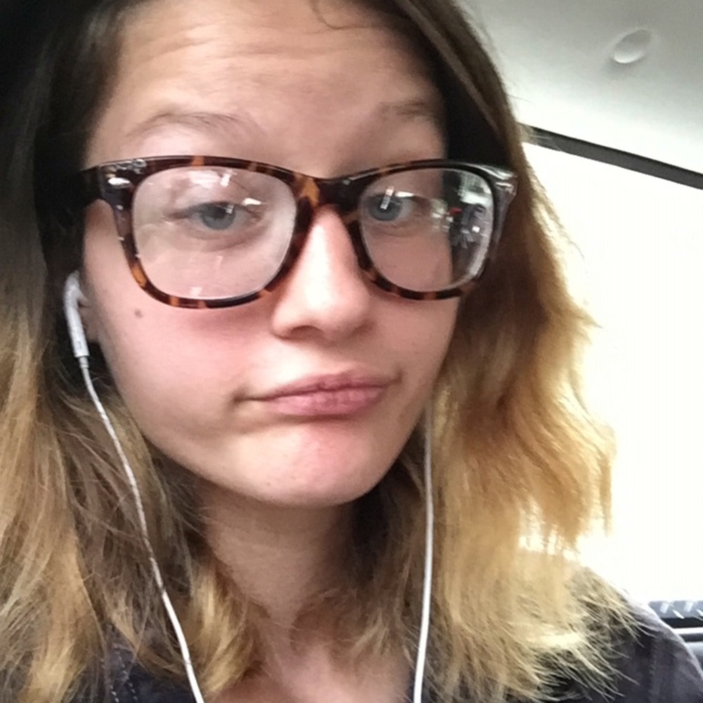 Meet your Posher, Helena